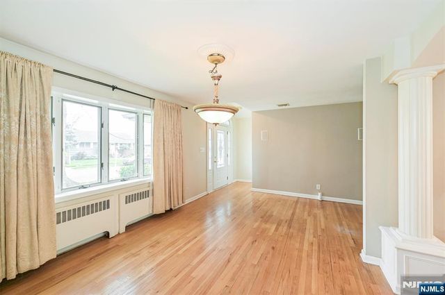 520 Hamilton Avenue, Hasbrouck Heights, NJ 07604