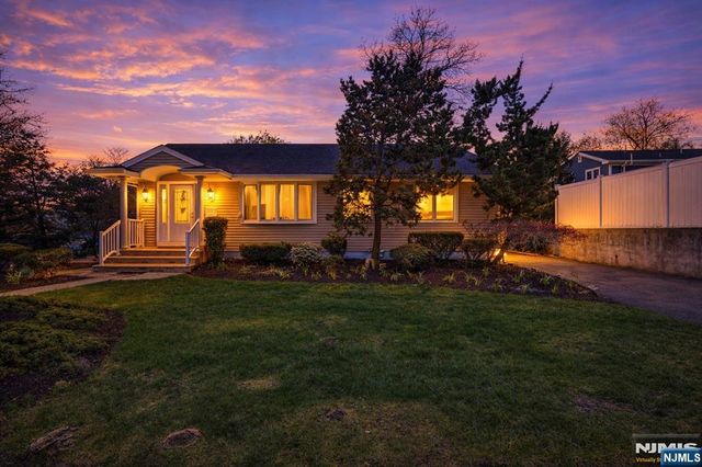 520 Hamilton Avenue, Hasbrouck Heights, NJ 07604