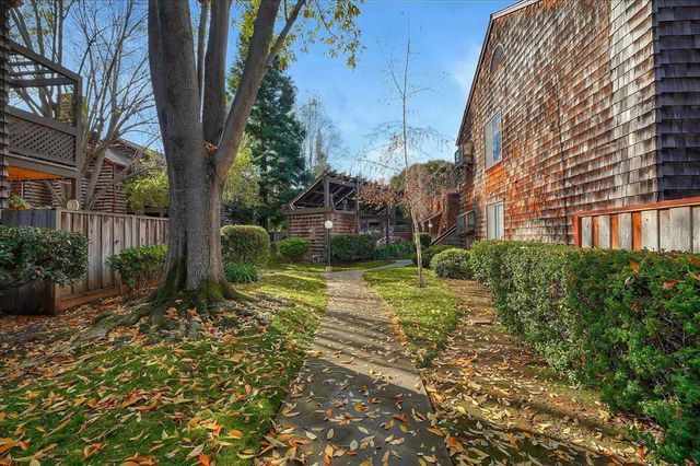 1555 Hecker Pass Road H102, Gilroy, CA 95020