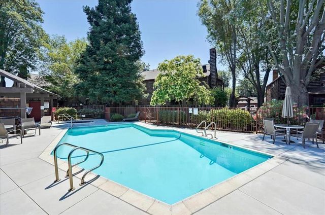 1555 Hecker Pass Road H102, Gilroy, CA 95020