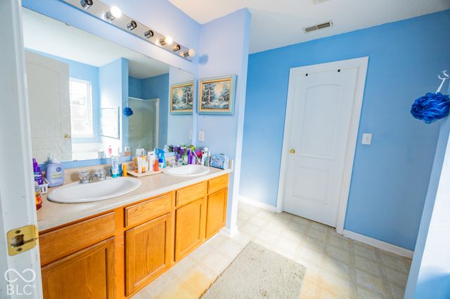 608 Rocky Meadow Drive, Greenwood, IN 46143