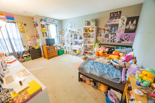 608 Rocky Meadow Drive, Greenwood, IN 46143