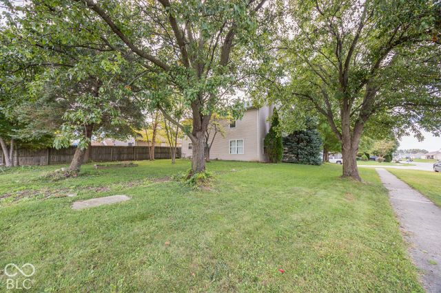 608 Rocky Meadow Drive, Greenwood, IN 46143