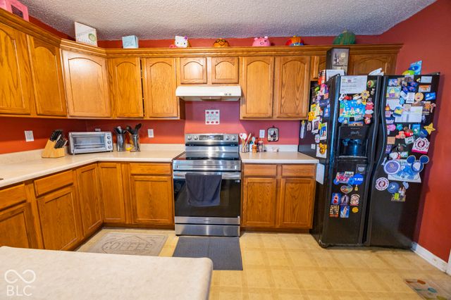 608 Rocky Meadow Drive, Greenwood, IN 46143