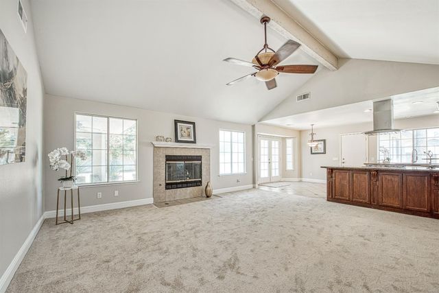 5358 W Clinton Avenue, Fresno, CA 93722