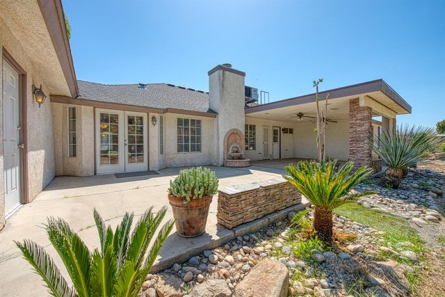5358 W Clinton Avenue, Fresno, CA 93722