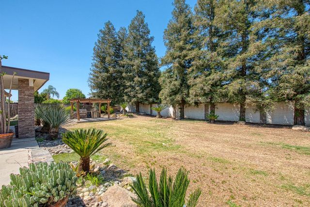 5358 W Clinton Avenue, Fresno, CA 93722