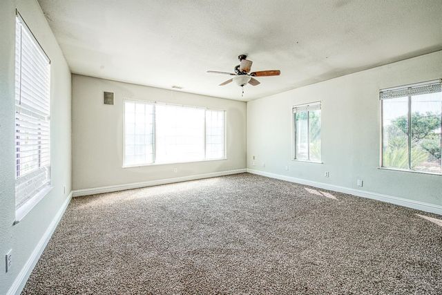 5358 W Clinton Avenue, Fresno, CA 93722