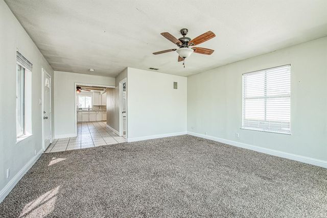 5358 W Clinton Avenue, Fresno, CA 93722