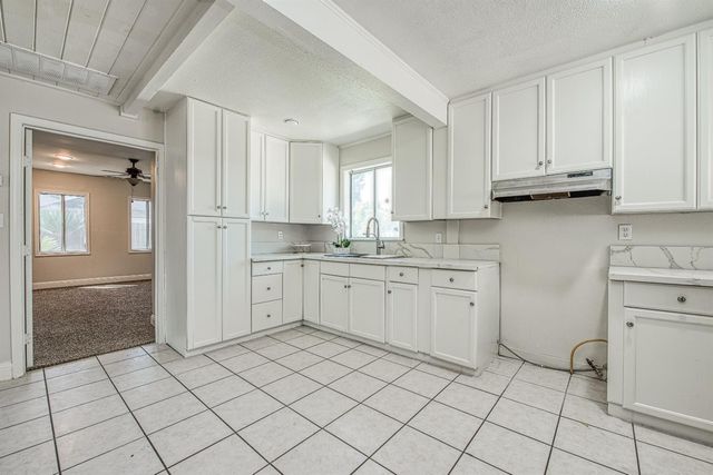 5358 W Clinton Avenue, Fresno, CA 93722