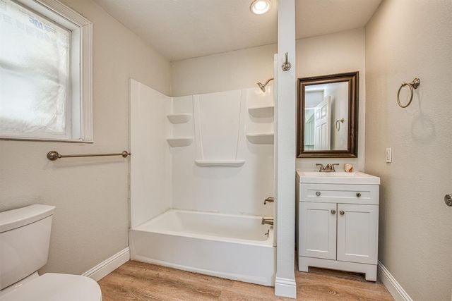 5358 W Clinton Avenue, Fresno, CA 93722