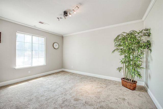 5358 W Clinton Avenue, Fresno, CA 93722