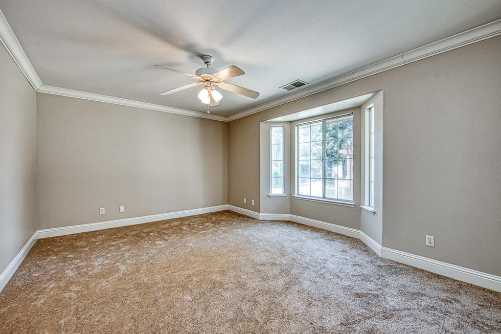 Image 19 of property listing at 5358 W Clinton Avenue, Fresno, CA 93722