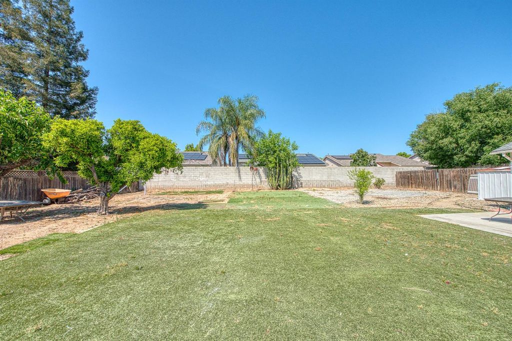 Image 49 of property listing at 5358 W Clinton Avenue, Fresno, CA 93722