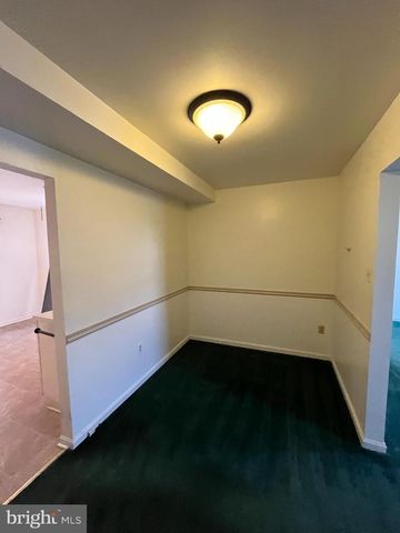 841 WOODLAWN DR, Chambersburg, PA 17201