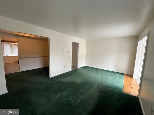 841 WOODLAWN DR, Chambersburg, PA 17201
