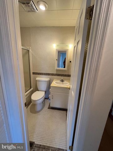 841 WOODLAWN DR, Chambersburg, PA 17201
