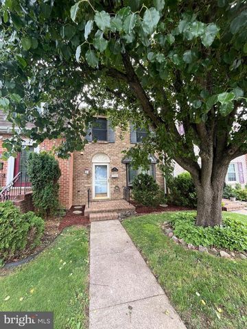 841 WOODLAWN DR, Chambersburg, PA 17201