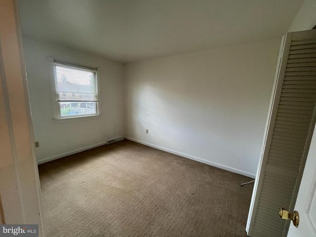 841 WOODLAWN DR, Chambersburg, PA 17201