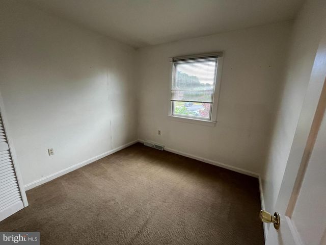 841 WOODLAWN DR, Chambersburg, PA 17201