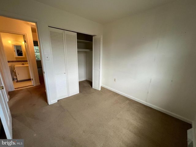 841 WOODLAWN DR, Chambersburg, PA 17201