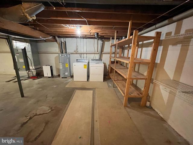 841 WOODLAWN DR, Chambersburg, PA 17201