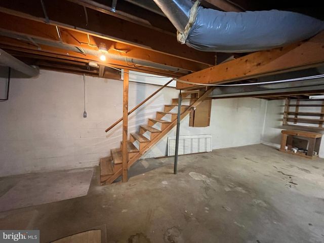 841 WOODLAWN DR, Chambersburg, PA 17201
