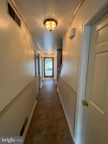 841 WOODLAWN DR, Chambersburg, PA 17201