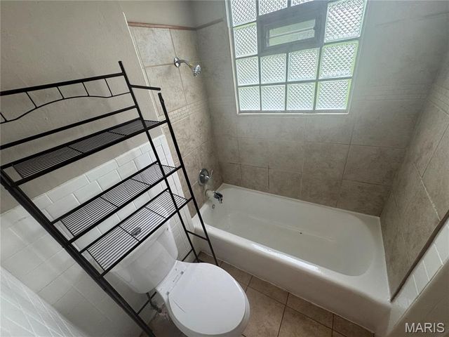 2415 Castle Drive, St Louis, MO 63136