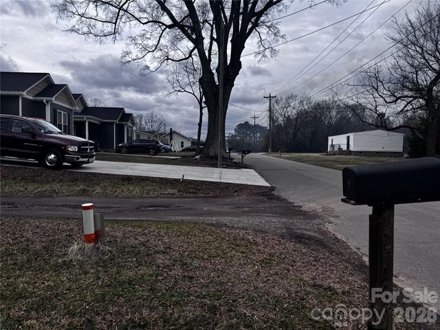 1838 Gay Street, Statesville, NC 28625