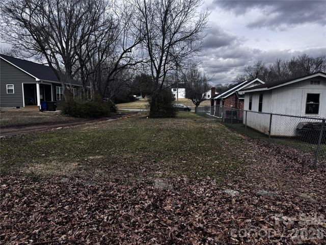 1838 Gay Street, Statesville, NC 28625