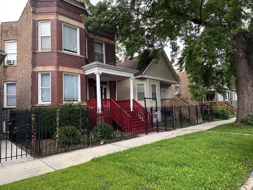 7422 S Blackstone Avenue, Chicago, IL 60619