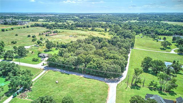 8038 E Brown Road, Lowell, AR 72745