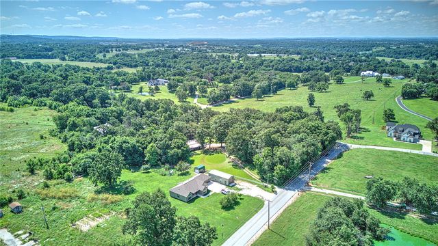8038 E Brown Road, Lowell, AR 72745