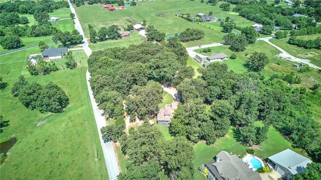 8038 E Brown Road, Lowell, AR 72745