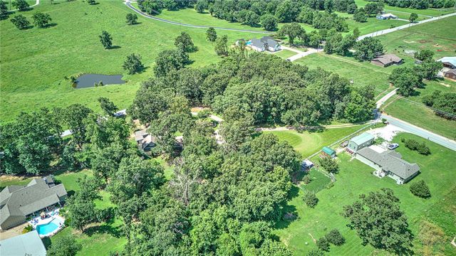 8038 E Brown Road, Lowell, AR 72745