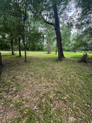45 County Road 2859, Cleveland, TX 77327