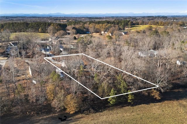 108 Thunder Valley Road, Seneca, SC 29678