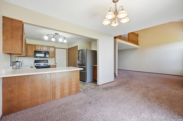 10585 Slate Run, New Haven, IN 46774