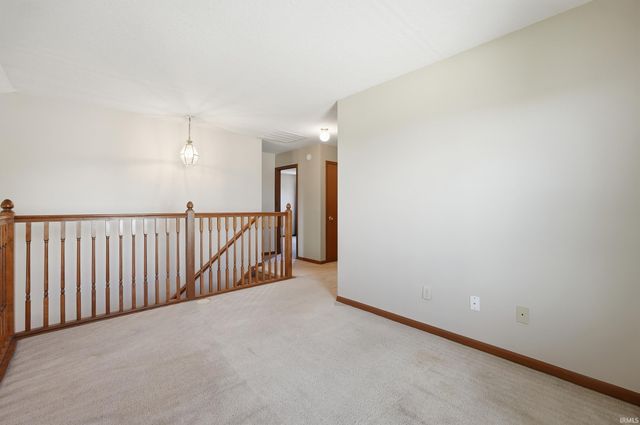 10585 Slate Run, New Haven, IN 46774