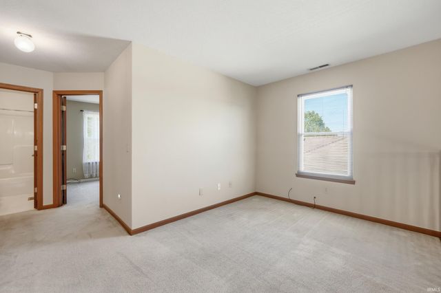 10585 Slate Run, New Haven, IN 46774