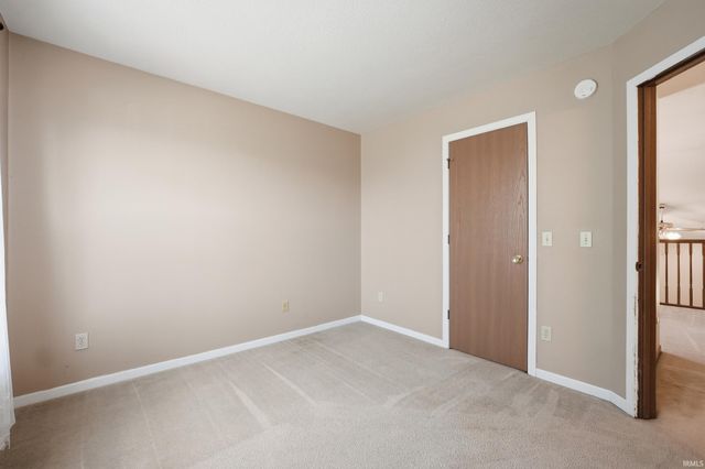 10585 Slate Run, New Haven, IN 46774