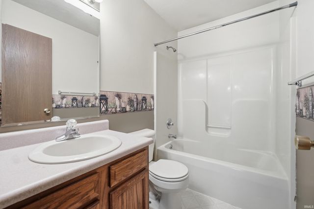 10585 Slate Run, New Haven, IN 46774