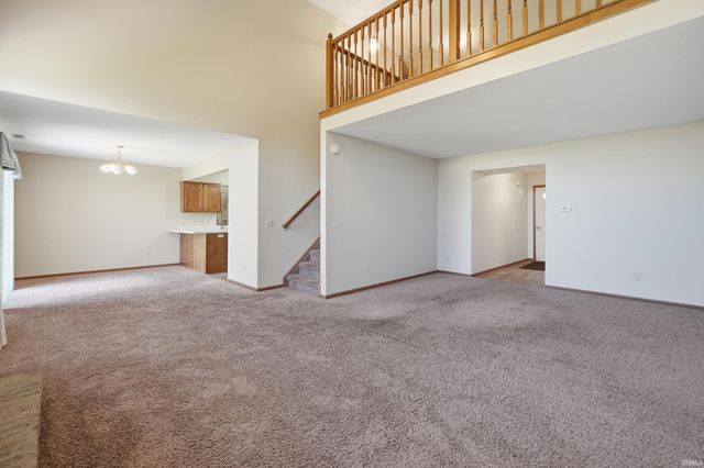 10585 Slate Run, New Haven, IN 46774