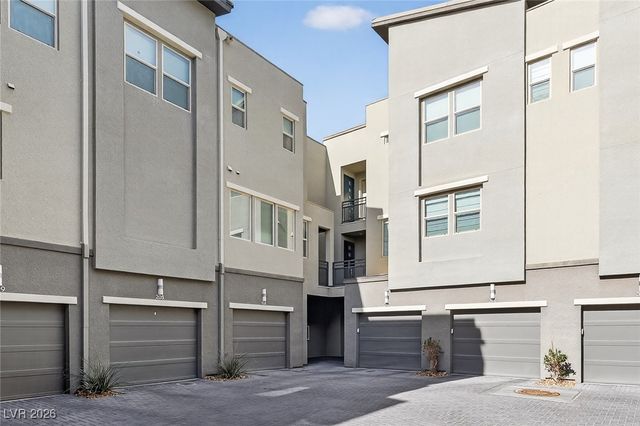 11256 Rainbow Peak Avenue 208, Las Vegas, NV 89135