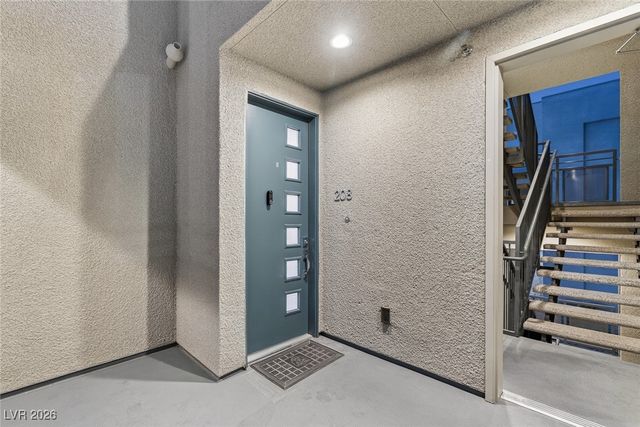 11256 Rainbow Peak Avenue 208, Las Vegas, NV 89135