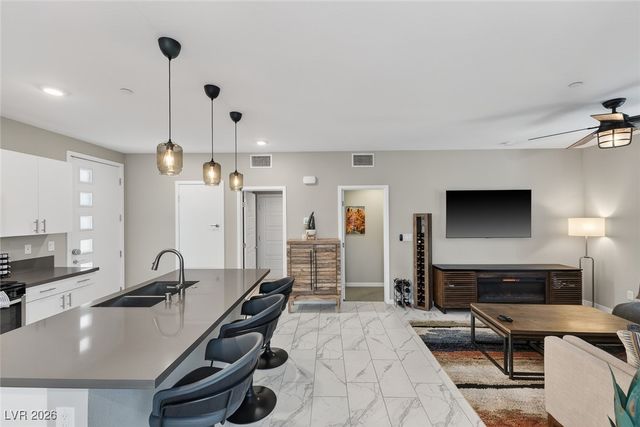 11256 Rainbow Peak Avenue 208, Las Vegas, NV 89135