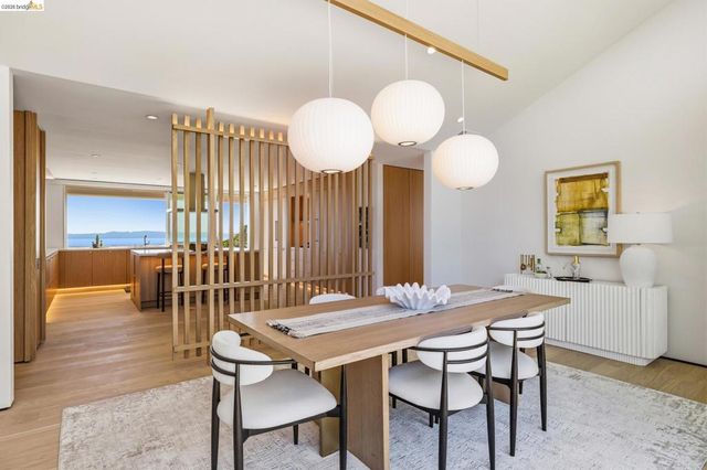 14001 Skyline Blvd, Oakland, CA 94619