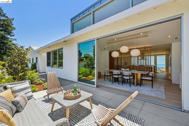 14001 Skyline Blvd, Oakland, CA 94619