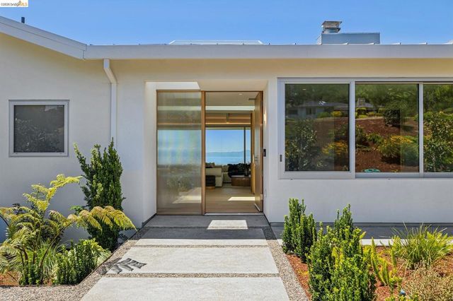 14001 Skyline Blvd, Oakland, CA 94619